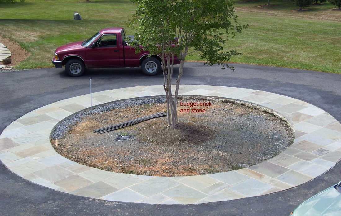 Pennsylvania flagstone driveway circle.